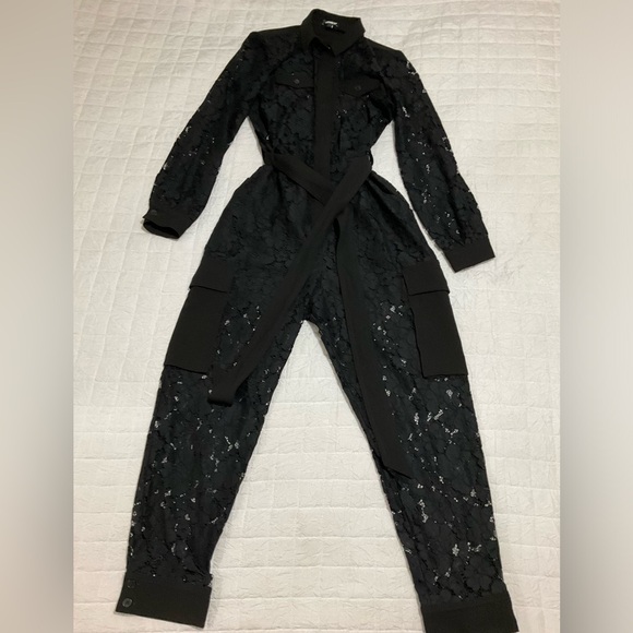 Express lace jumpsuit. Size large - Picture 5 of 6